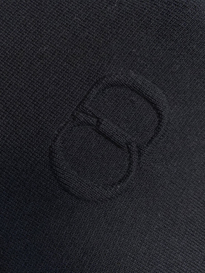 chr1st1an D10r sweaters